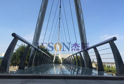 橋梁護(hù)欄安裝效果圖01 橋梁護(hù)欄安裝效果圖01