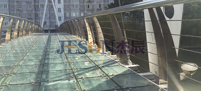 不銹鋼鋼索橋梁護(hù)欄.jpg 不銹鋼鋼索橋梁護(hù)欄.jpg