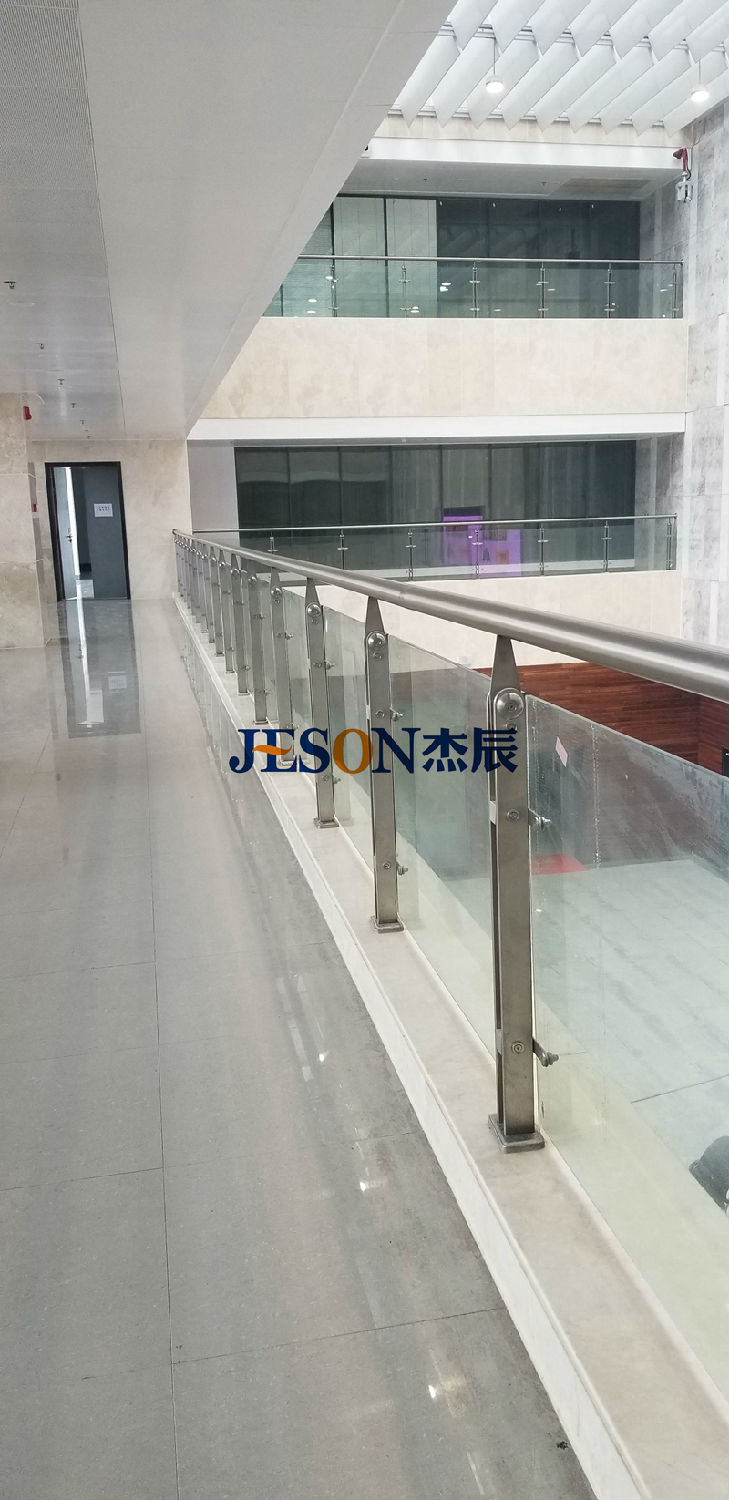 不銹鋼立柱 不銹鋼立柱