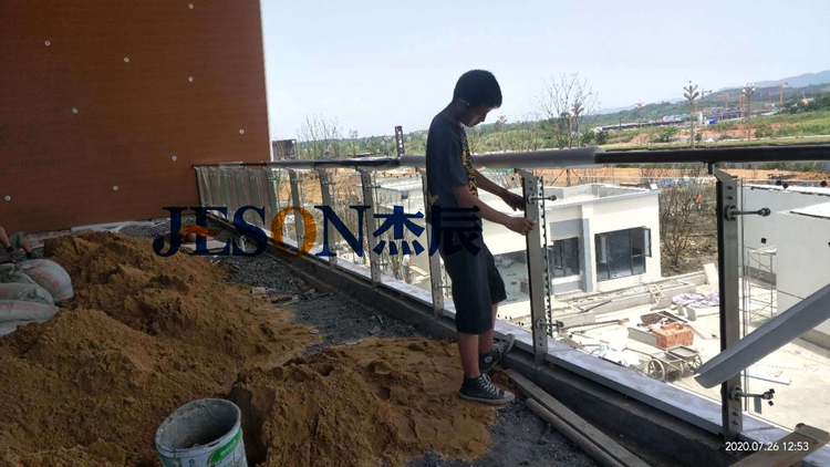 杰辰立柱 杰辰立柱