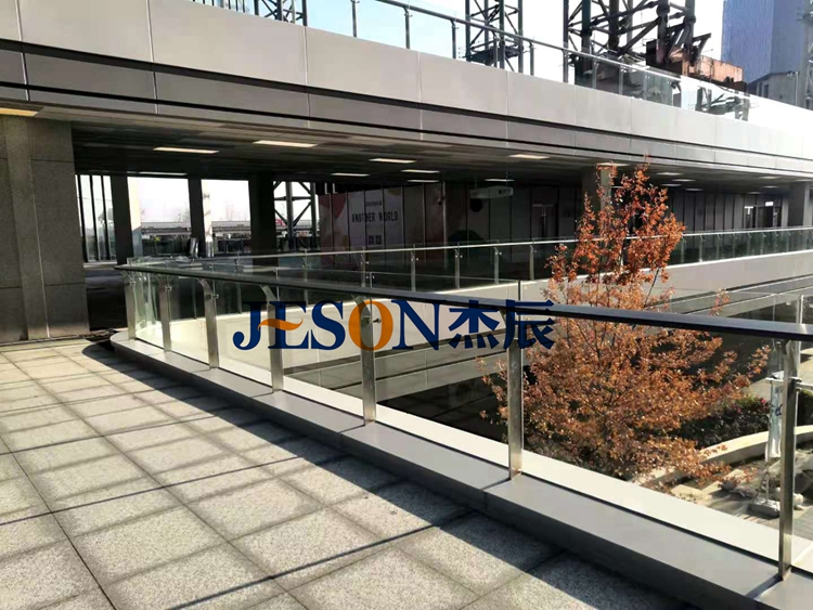 杰辰立柱 杰辰立柱